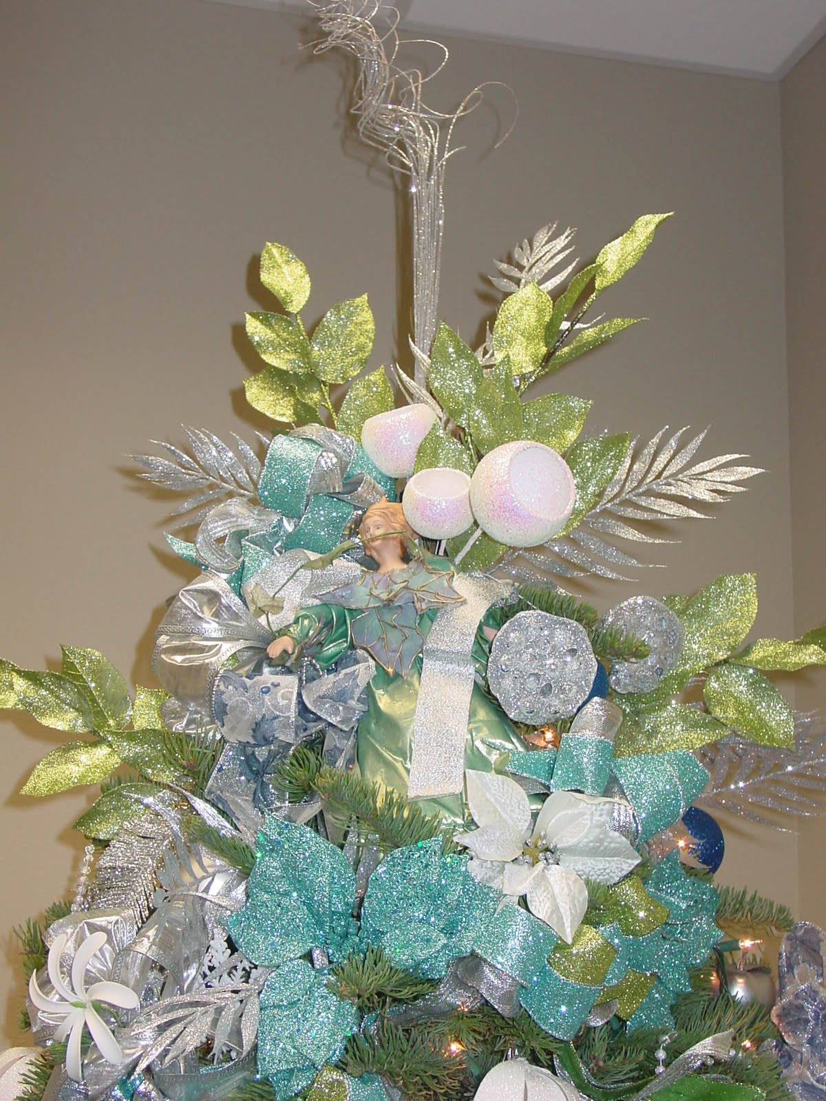 Tree Toppers Christmas Pictures Wallpapers